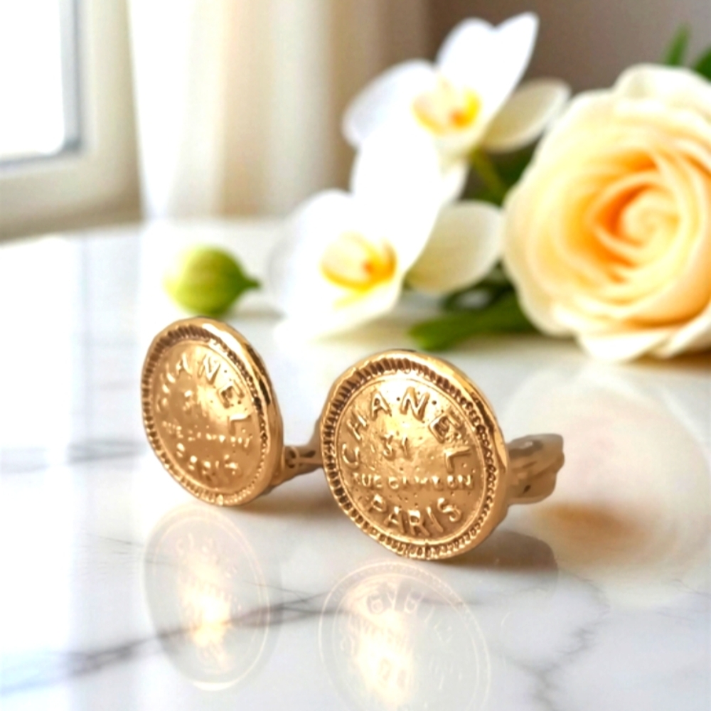 CHANEL Gold Coin Button Stud EarringsVintage Chanel 31 Rue Cambon 24K Gold Plate - Picture 3 of 8